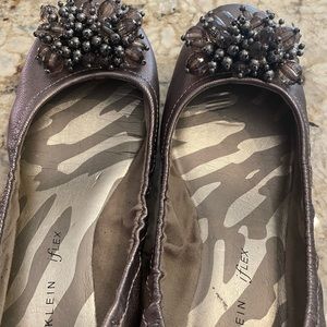 Anne Klein I flex flat